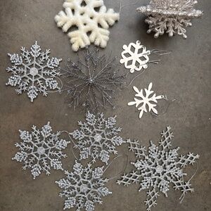 10 Snowflake ornaments